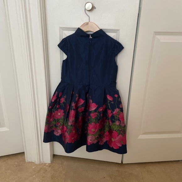 Pili Carrera - Picture 2 of 3